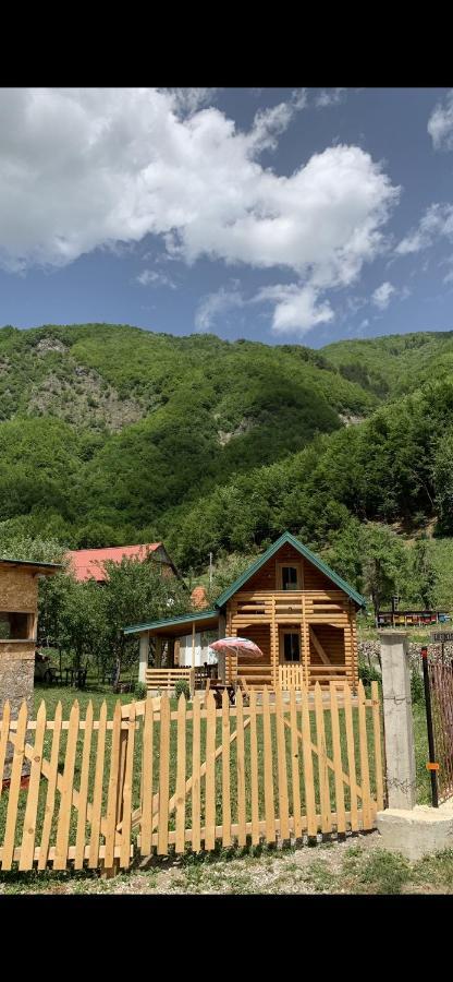 Guest House Ulaj Vusanje Экстерьер фото